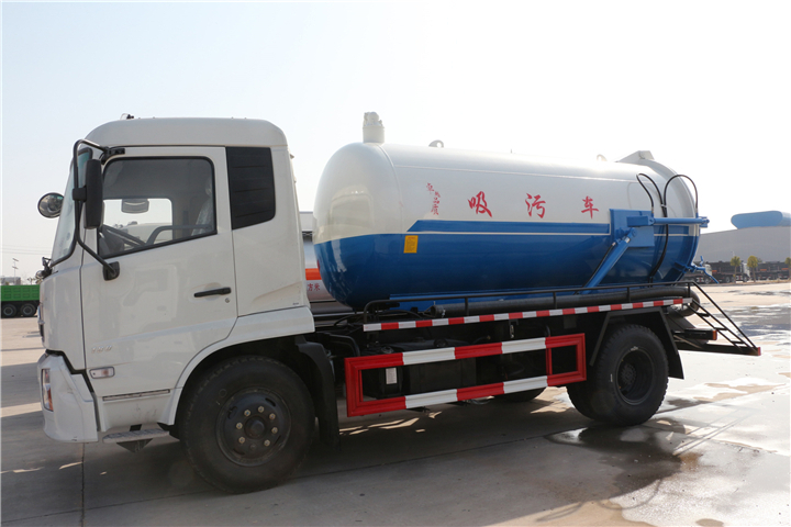 國(guó)五東風(fēng)天錦11方吸污車