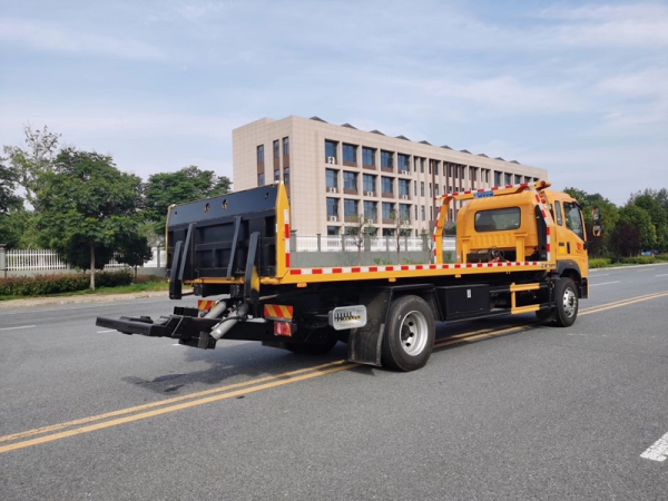 國(guó)六重汽豪沃重載型一拖二清障車